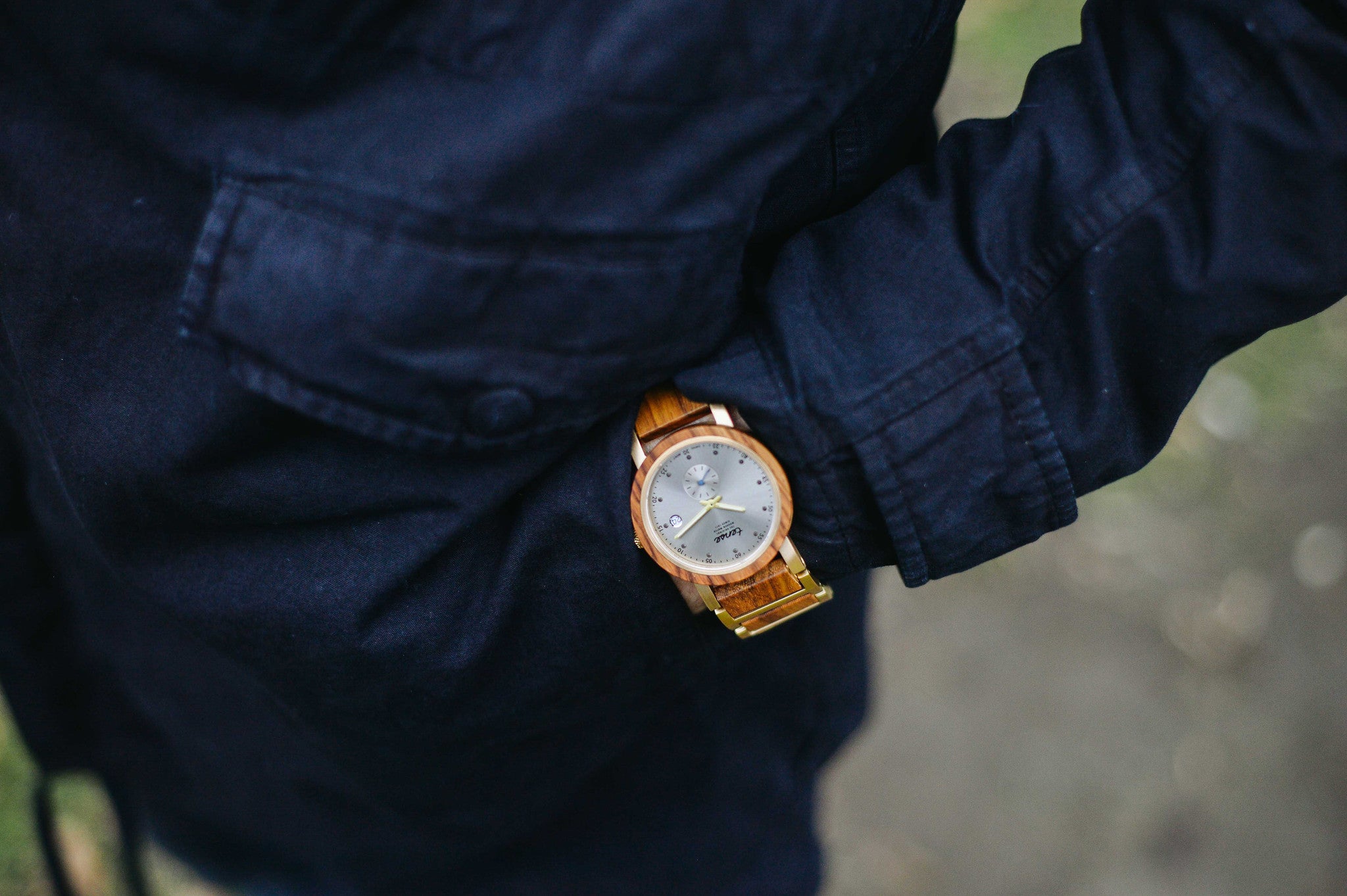 Walnut/Gold