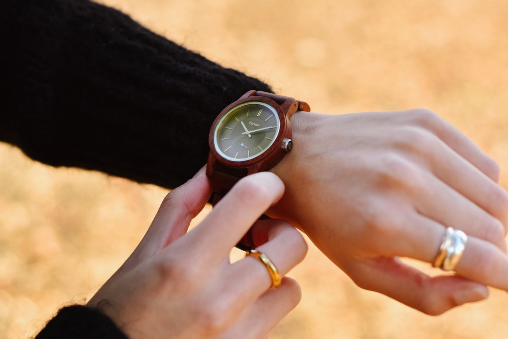 The Perfect Christmas Gift For Your Boyfriend: A Wooden Watch