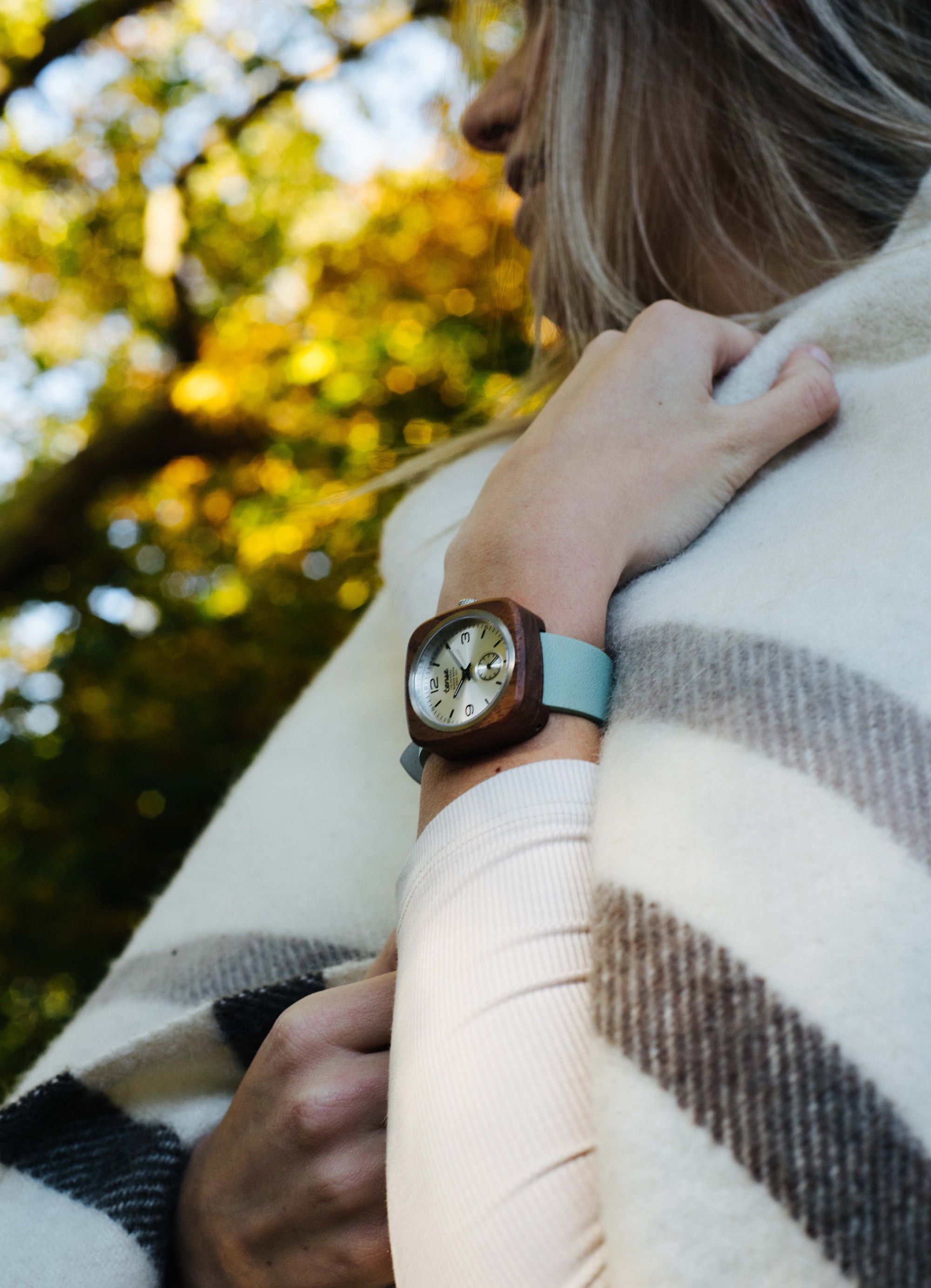 Walnut/Mint